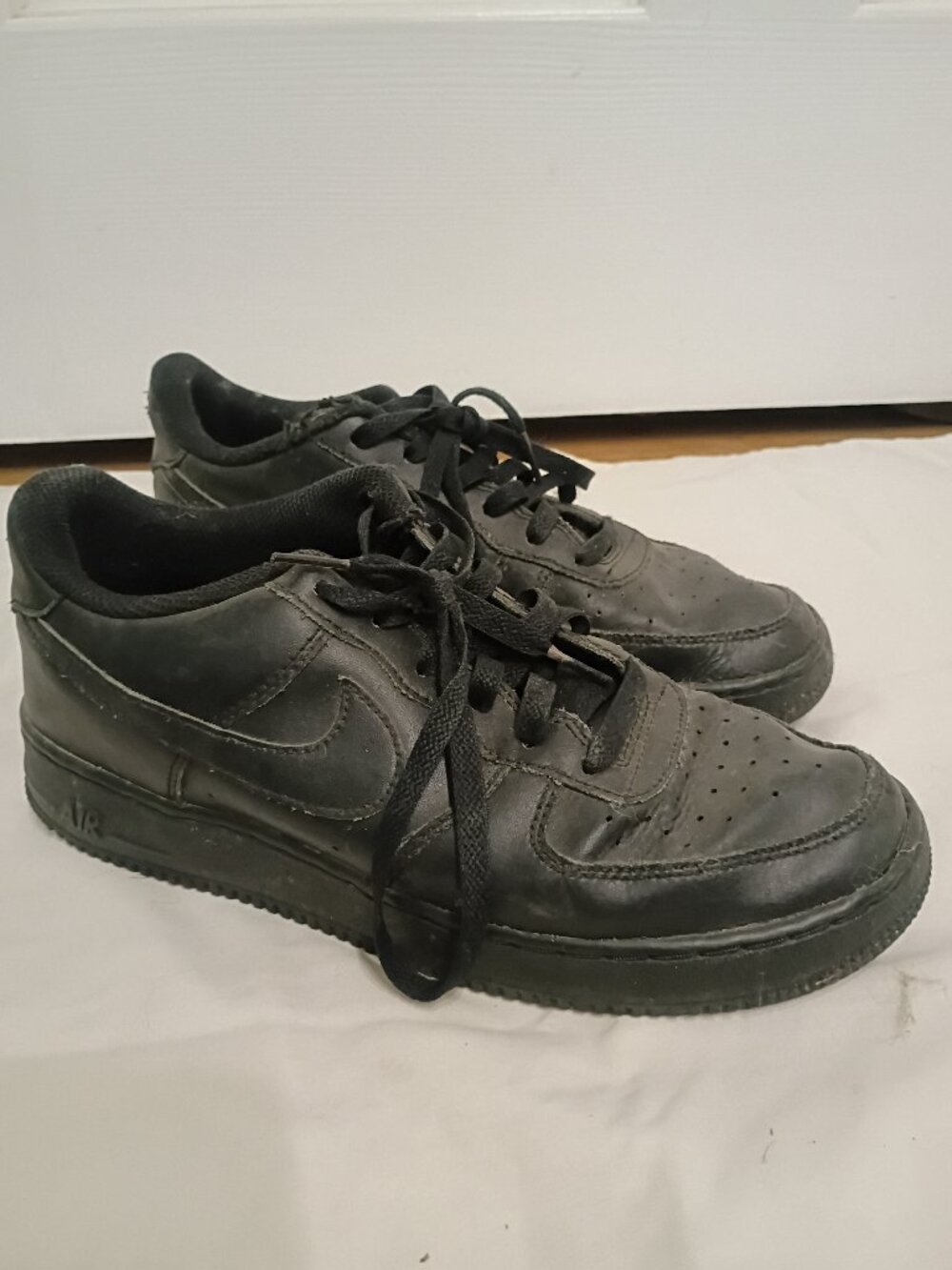 NIKE Air Force 1 Low Top Shoes Triple Black size 7